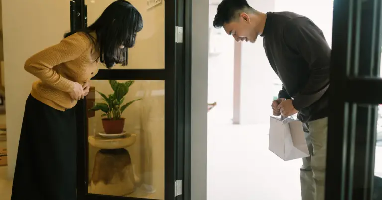 Your Complete Guide to Japanese Etiquette: From Bowing to Dining (2025)