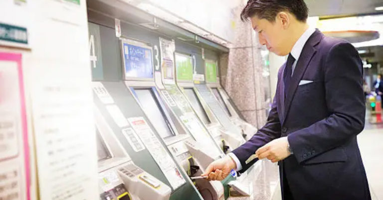 Suica Card Mastery: Yamanote Line Travel